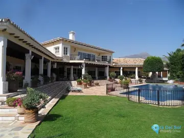8 bedroom House for Sale in La Quinta