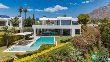 5 bedroom House for Sale in The Golden Mile
