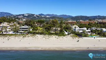 5 bedroom House for Sale in Los Monteros