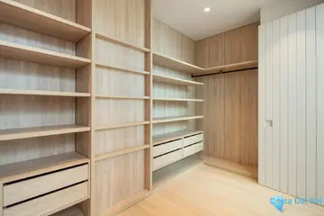 5 bedroom House for Sale in Casares
