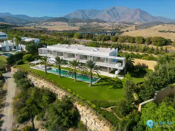 5 bedroom House for Sale in Casares-48516
