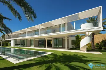 5 bedroom House for Sale in Casares-48524