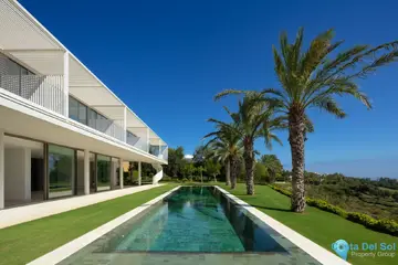 5 bedroom House for Sale in Casares-48526