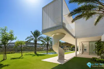 5 bedroom House for Sale in Casares-48527