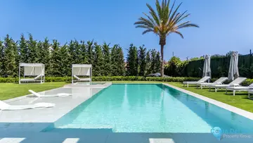6 bedroom House for Sale in Los Monteros-48540