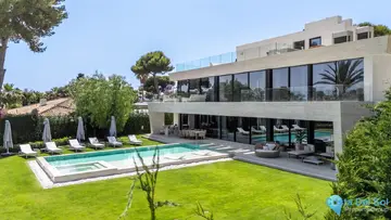 6 bedroom House for Sale in Los Monteros-48548