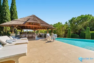 6 bedroom House for Sale in The Golden Mile-48664