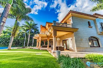 8 bedroom House for Sale in Guadalmina Baja