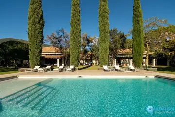 8 bedroom House for Sale in La Zagaleta