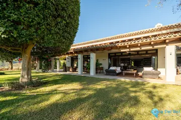 8 bedroom House for Sale in La Zagaleta-48794