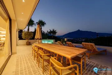 6 bedroom House for Sale in Nueva Andalucía-48828