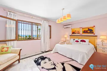 6 bedroom House for Sale in Estepona-48867