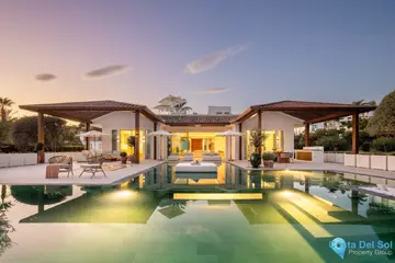 6 bedroom House for Sale in Nueva Andalucía