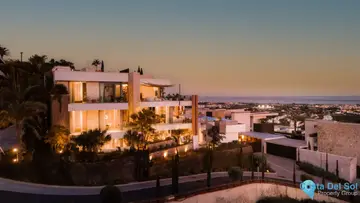 6 bedroom House for Sale in La Quinta