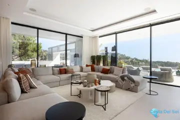 7 bedroom House for Sale in El Madroñal-49093