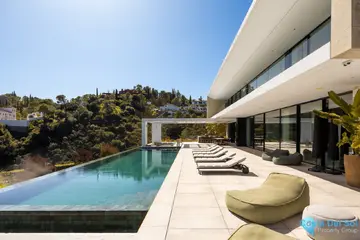 7 bedroom House for Sale in El Madroñal-49085