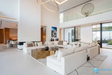 7 bedroom House for Sale in El Madroñal-49090