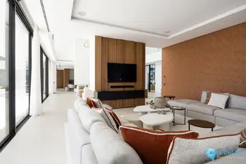 7 bedroom House for Sale in El Madroñal-49092