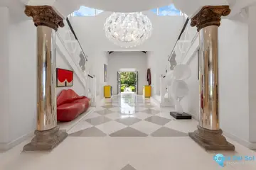 9 bedroom House for Sale in Estepona-49135