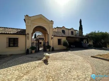 9 bedroom House for Sale in La Mairena