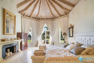 5 bedroom House for Sale in Marbella-49350