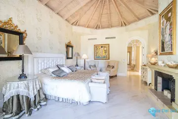 5 bedroom House for Sale in Marbella-49352
