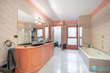 9 bedroom House for Sale in Estepona-49402