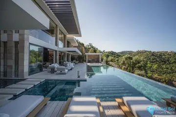 5 bedroom House for Sale in La Zagaleta