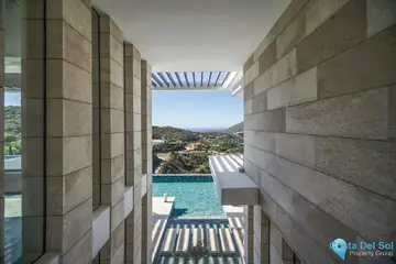 5 bedroom House for Sale in La Zagaleta-49421