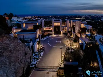 8 bedroom House for Sale in La Quinta