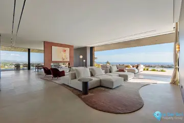 8 bedroom House for Sale in Benahavís