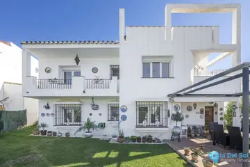 3 bedroom House for Sale in La Duquesa