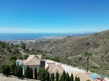 4 bedroom House for Sale in Arenas-17795
