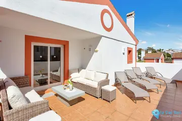 3 bedroom Apartment for Sale in New Golden Mile-17827