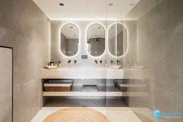 4 bedroom Apartment for Sale in Nueva Andalucía-52300