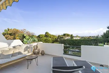 4 bedroom House for Sale in Nueva Andalucía-52901