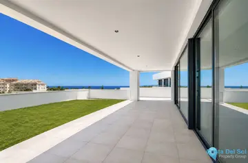 4 bedroom House for Sale in La Duquesa-53210