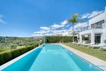 4 bedroom House for Sale in Estepona-53797
