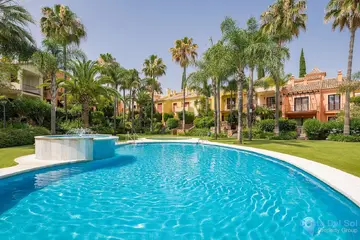 4 bedroom House for Sale in The Golden Mile