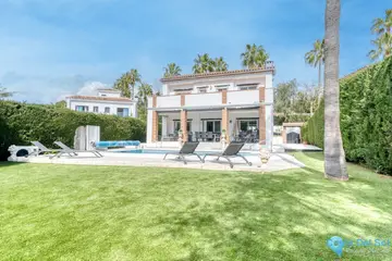 4 bedroom House for Sale in Calahonda