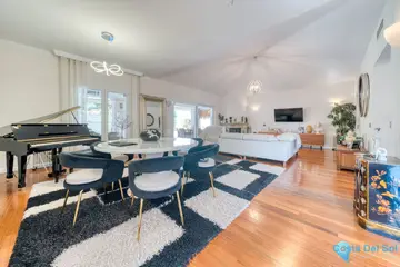 6 bedroom House for Sale in Sierrezuela-54041