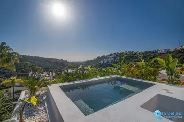 4 bedroom Apartment for Sale in La Quinta-54619