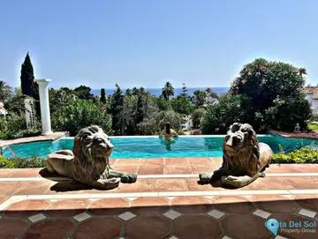 4 bedroom House for Sale in Marbella-54771