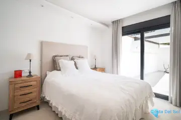 2 bedroom House for Sale in Benahavís-55046