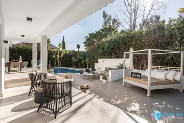 4 bedroom House for Sale in Nueva Andalucía-55165
