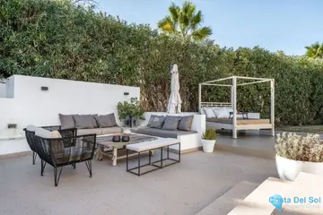 4 bedroom House for Sale in Nueva Andalucía-55152