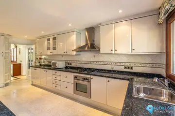 5 bedroom House for Sale in New Golden Mile-55200