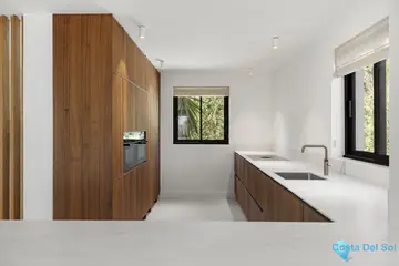 5 bedroom House for Sale in Estepona-55225