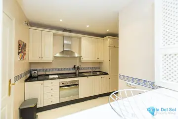 3 bedroom Apartment for Sale in Marbella-11281