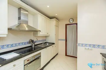3 bedroom Apartment for Sale in Marbella-11284